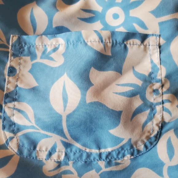 Reversible Board/swim skirt. Front pockets,velcro and shoelace closure. - Picture 6 of 16